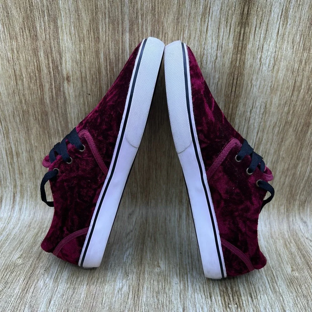 Fallen The Easy Skate Shoes Men's Size 9.5 Burgundy Velvet Low Top Sneakers